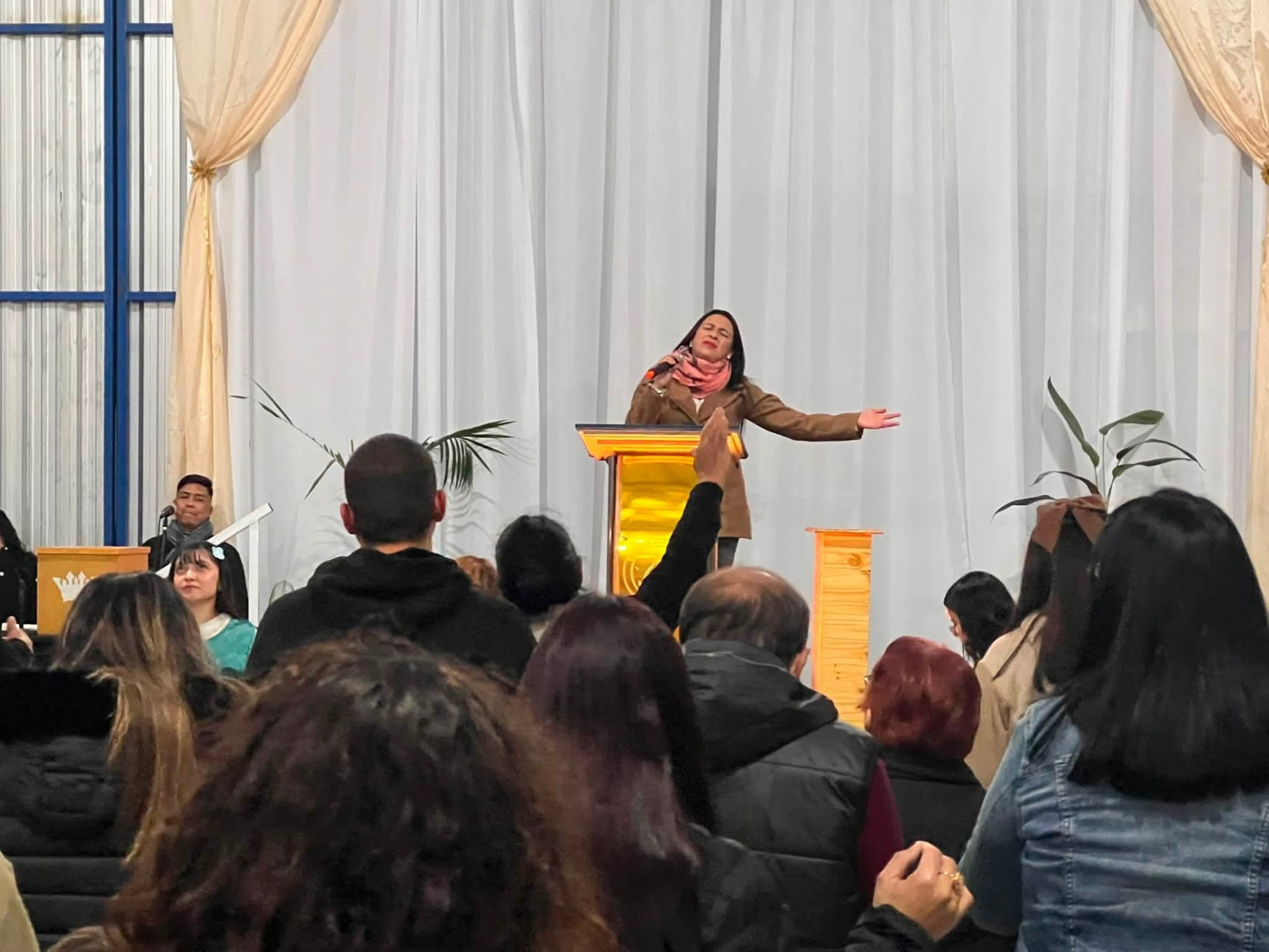 Ministración durante el encuentro